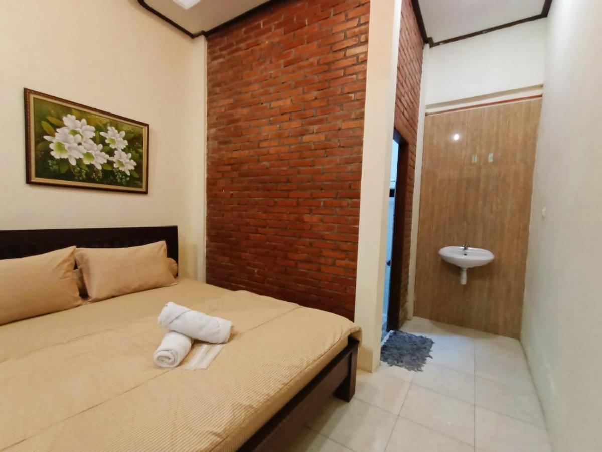 Rumah Kami Guest House Джокьякарта Экстерьер фото