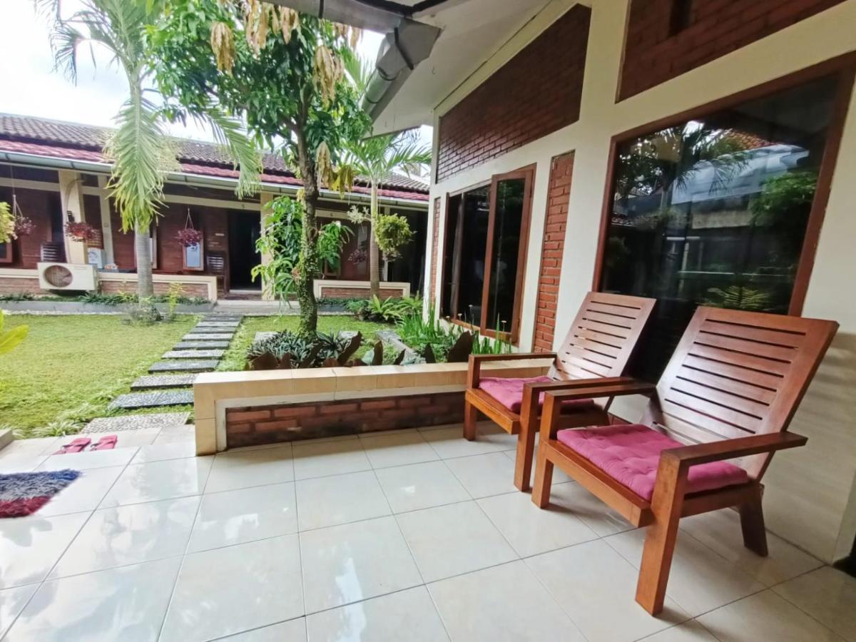 Rumah Kami Guest House Джокьякарта Экстерьер фото